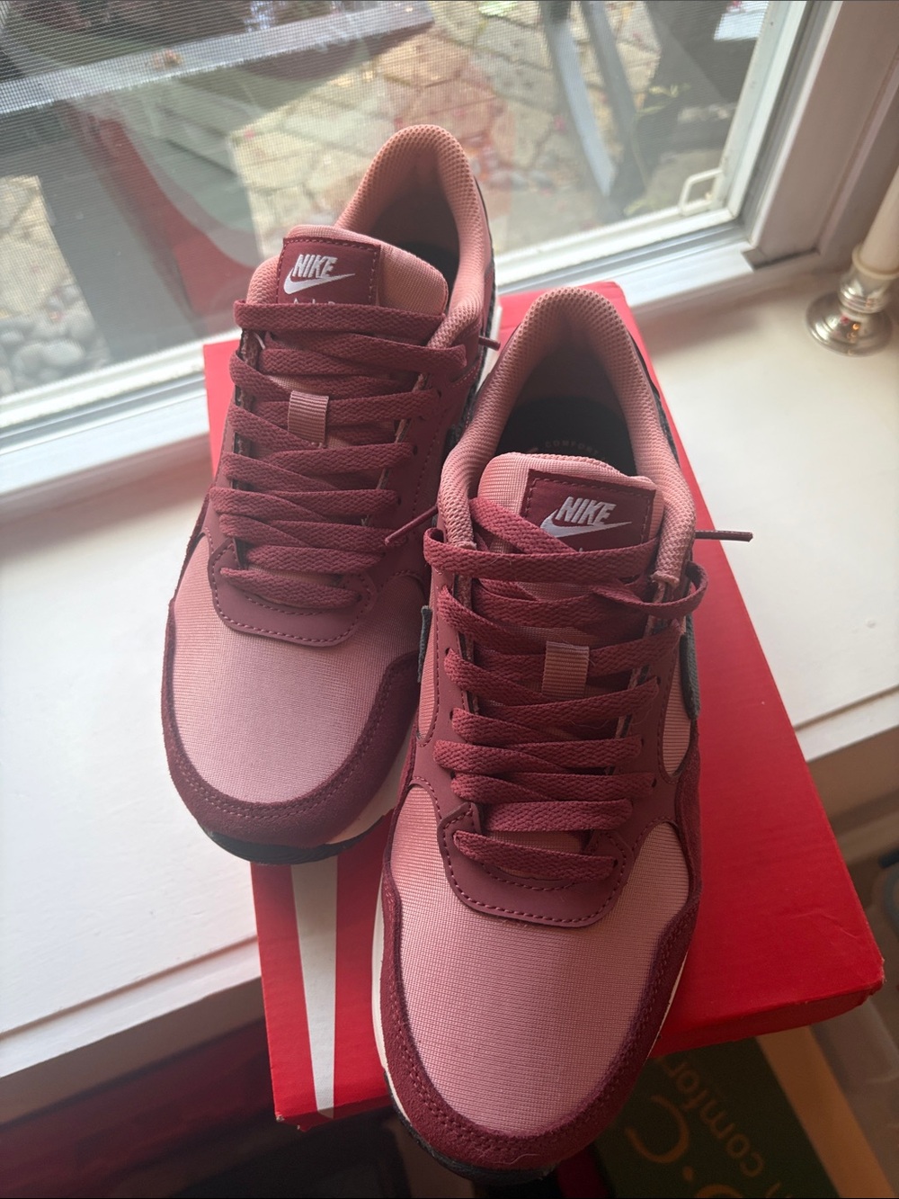 Nike Air Max Women’s Maroon Pink Athletic Sneakers with Black Swoosh - Picture 8 of 12